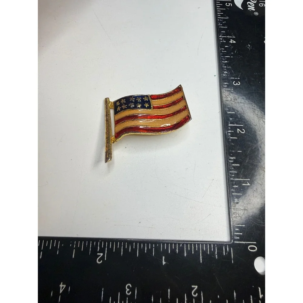 Vintage American Flag Brooch Gold Tone Enamel Patriotic Waving USA Pin